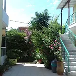 Lenia شقة فندقية 2*