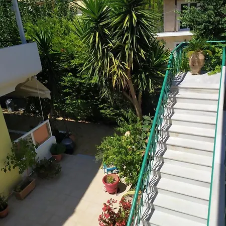 شقة فندقية Lenia 2*