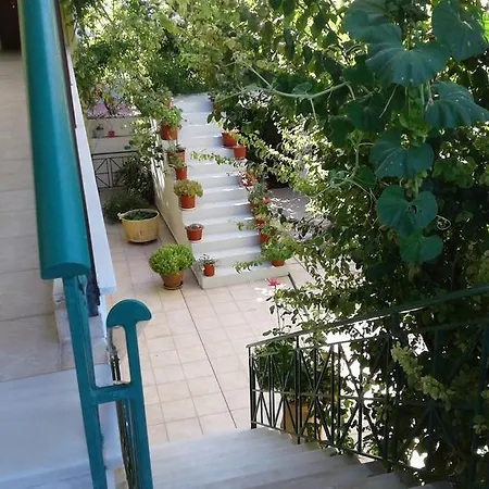 Lenia Apart-hotel 2*